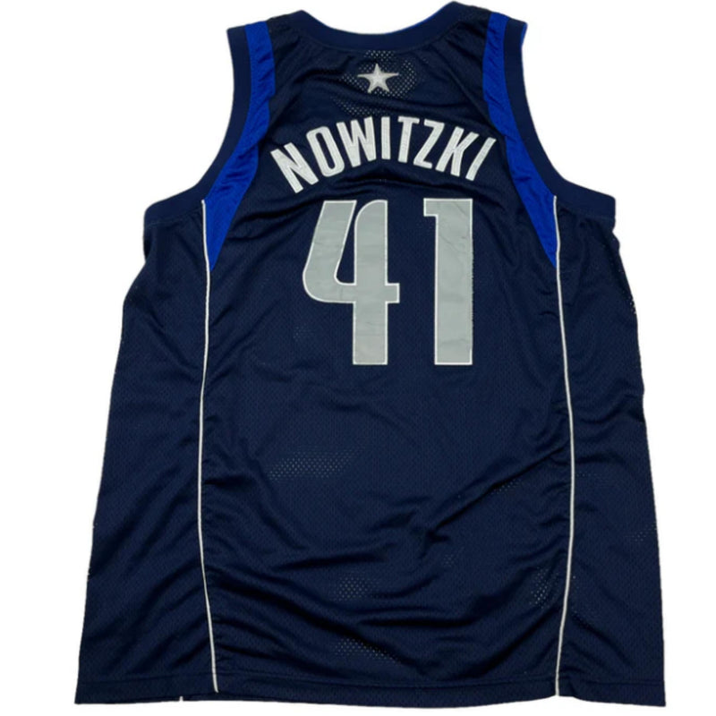 Dirk Nowitzki Signed Dallas Mavericks Jersey
