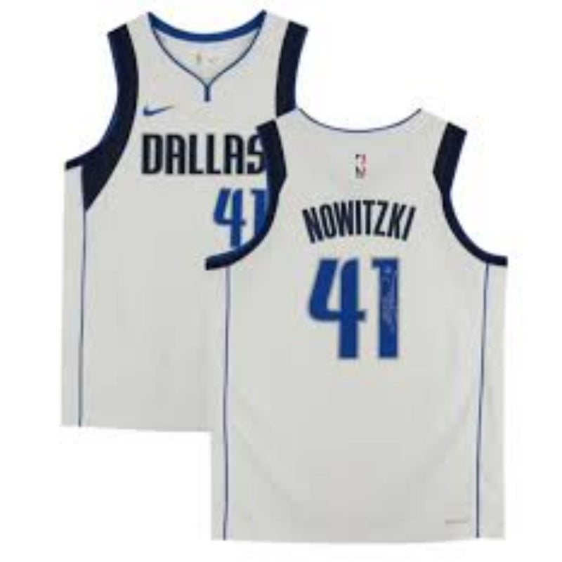 Dirk Nowitzki Signed Dallas Mavericks Jersey